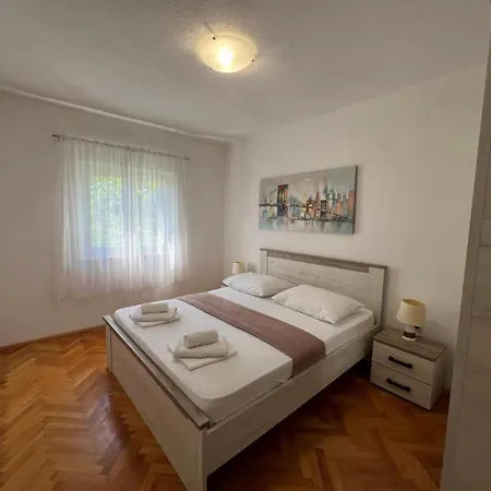 Apartment Rosa Supetar